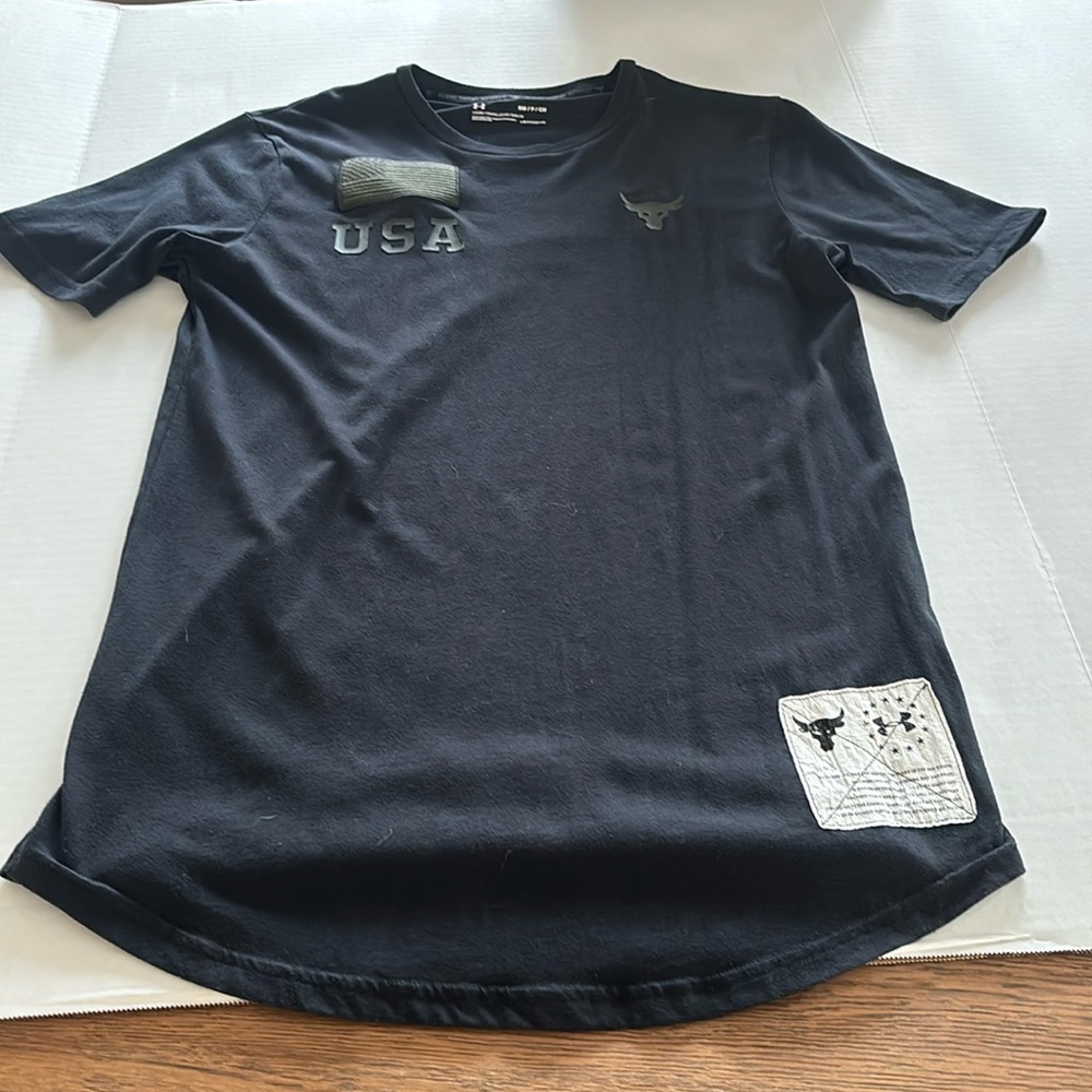 men’s small under armour shirt